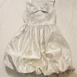 Doissa girls dress foe weeding parties, occasions